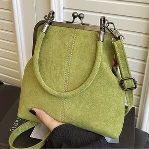 GREEN HANDBAG WITH STRAPS by Gecko